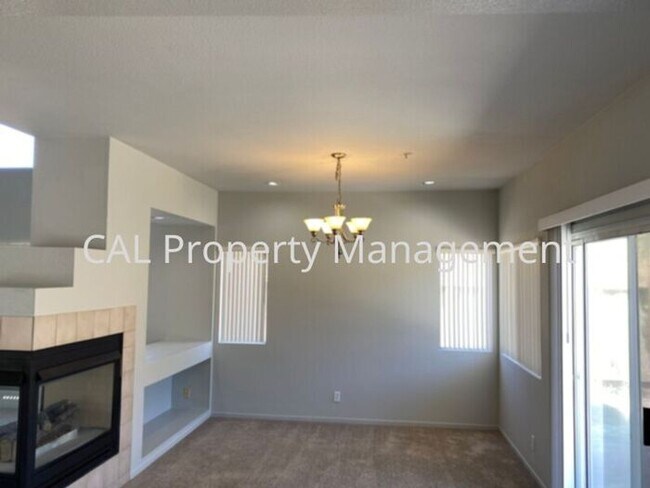 Building Photo - 3 Bedroom home in Gated Community of Las P...