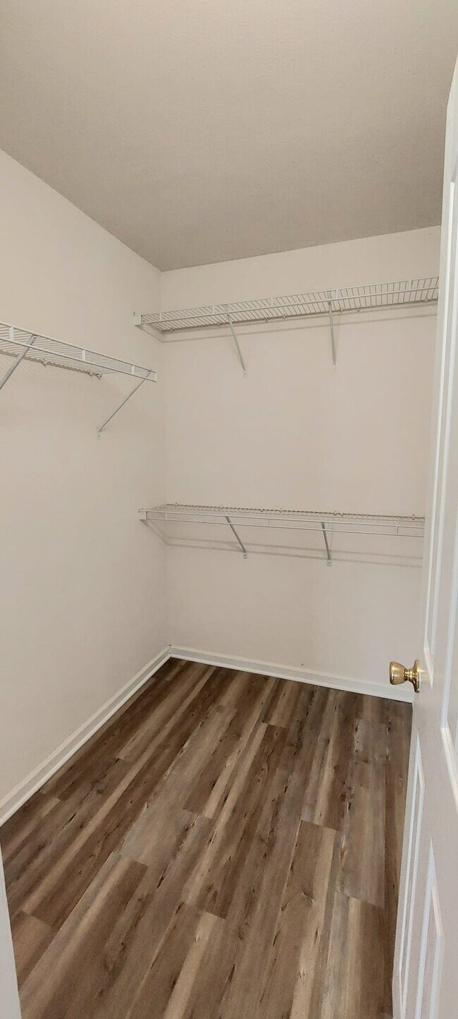 Building Photo - 13112 Planters Row Dr