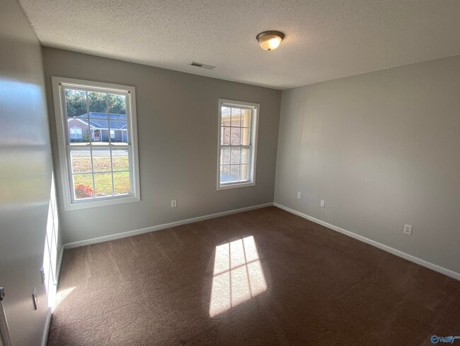 Building Photo - 243 Chestnut Oak Cir