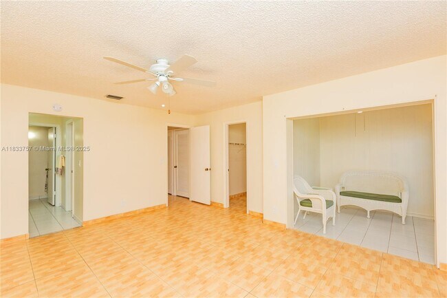 Building Photo - 1055 NW 83rd Ave