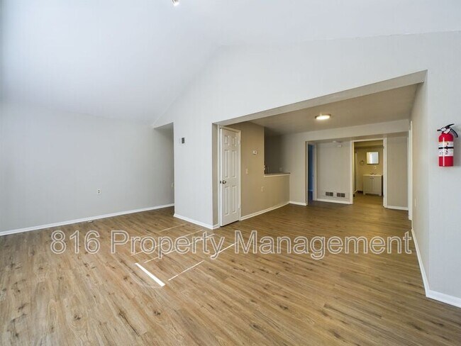 Building Photo - 5722 Norton Ave