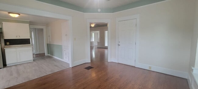 Building Photo - Downstairs unit @1034 NE Davis St - Lowere...