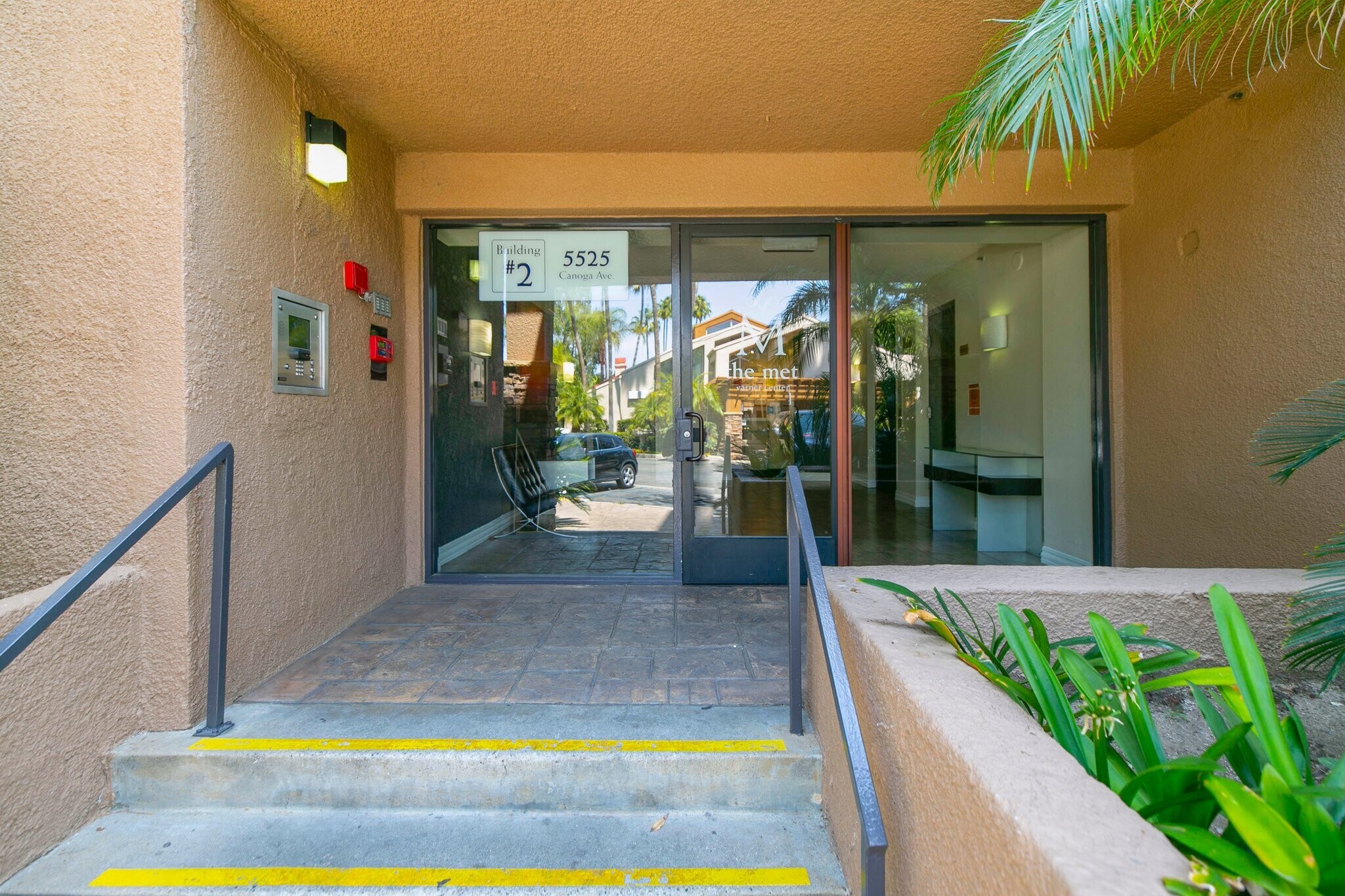 Building Photo - 5525 Canoga Ave
