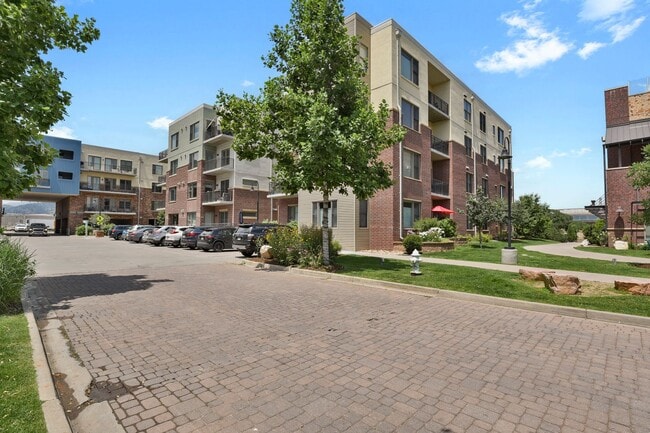 Building Photo - Modern First-Floor Condo at the Peloton - Boulder