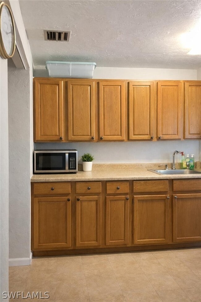 Building Photo - 5402 Hardee St