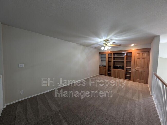 Building Photo - 9914 S 99th E Ave