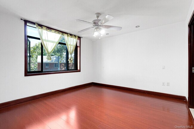 Building Photo - 132-29 Blossom Ave