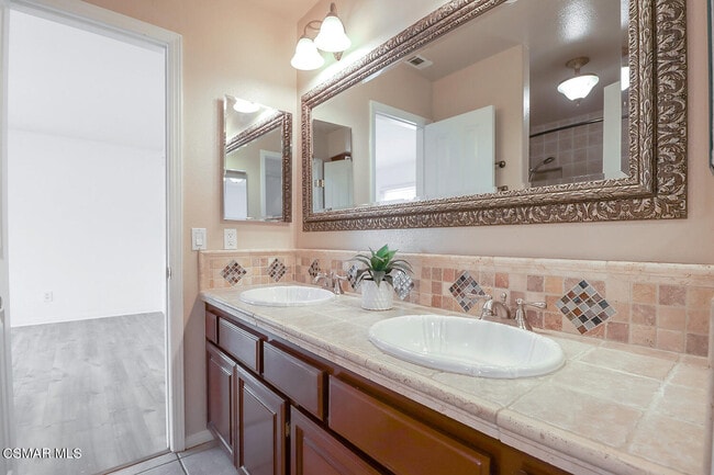 Building Photo - 2612 Yellowwood Dr