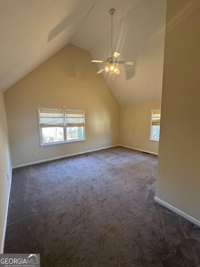 Building Photo - 685 Garibaldi St SW