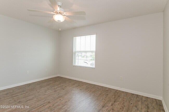 Building Photo - 528 Eiseman Wy