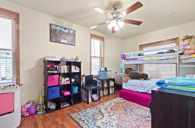 Downstairs bedroom - 810 Avenue L