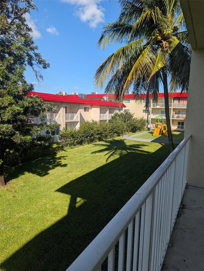 Building Photo - 5820 NW 17th Pl