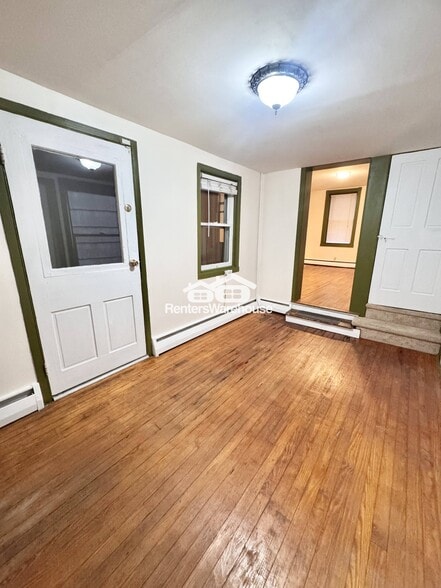 Building Photo - 116 W 4th St