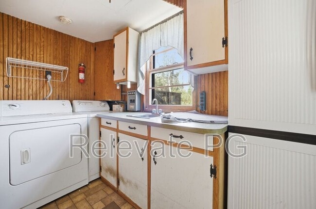 Building Photo - 9002 Michaux Ln