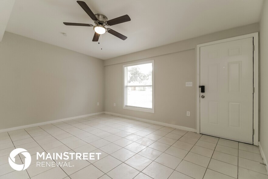 Building Photo - 560 Georgia Ave