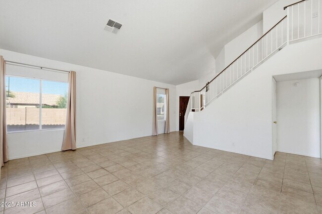 Building Photo - 1294 N Blackstone Dr