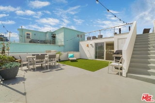 Building Photo - 120 Fleet St