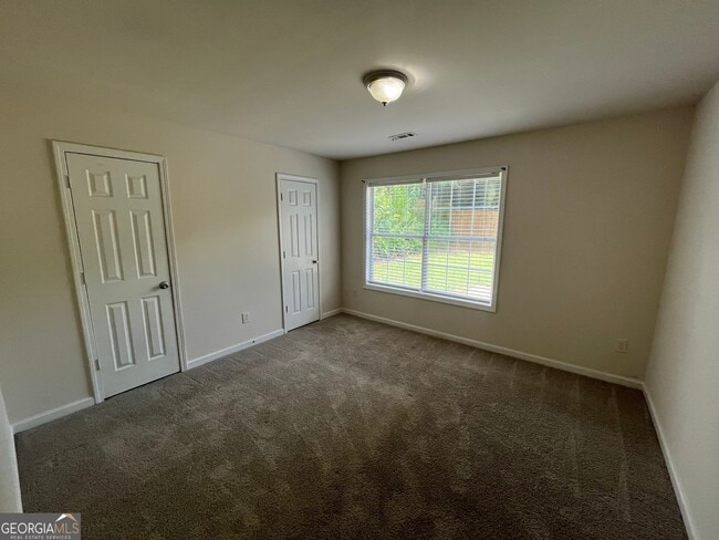 Building Photo - 3694 Sapphire Ct