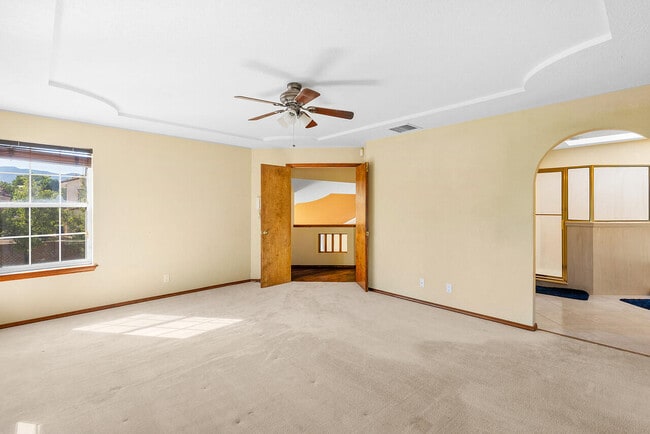 Building Photo - 9441 Allande Rd NE