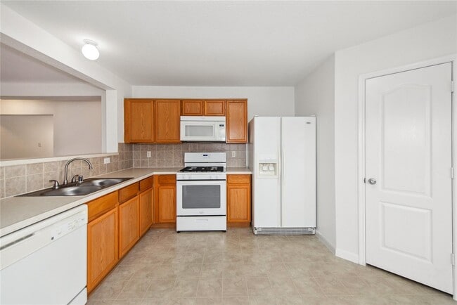 Building Photo - 16310 Chandler Ridge Ln