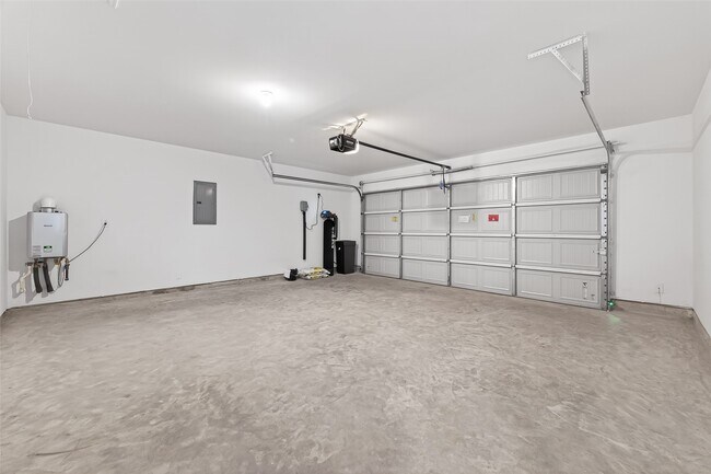 Building Photo - 27410 Oceanus Springs Dr