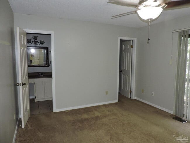 Building Photo - 3501 Parkwood Ave