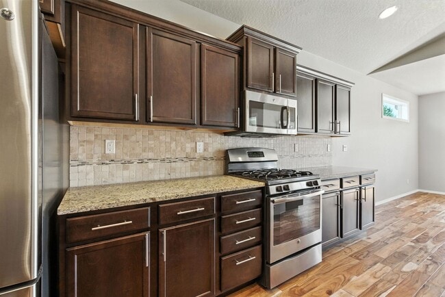 Building Photo - 7029 S Woodhaven Dr