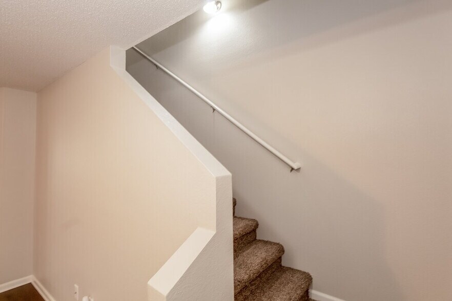 Building Photo - 10060 Nolton Cir