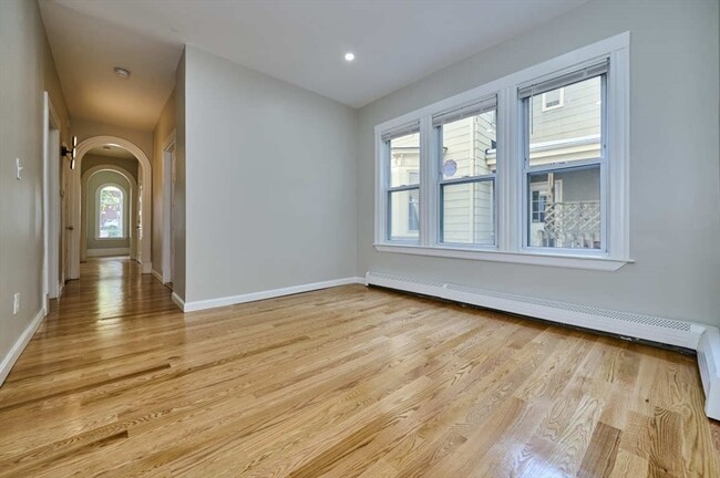 Building Photo - 27 Ellery St