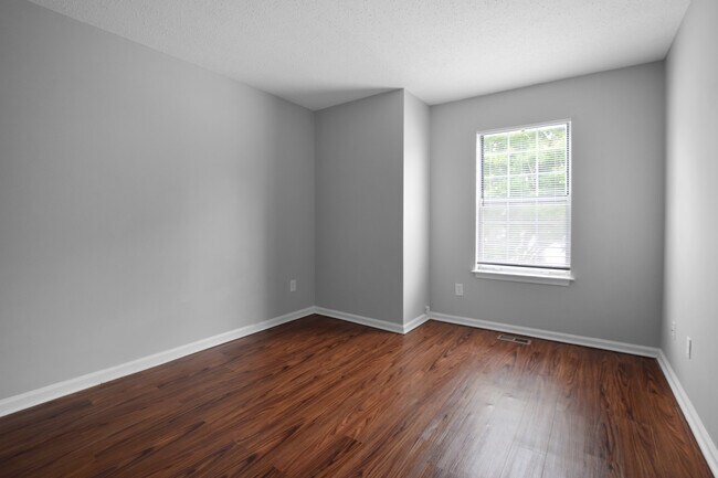 Building Photo - 240 Ferdinand Cir
