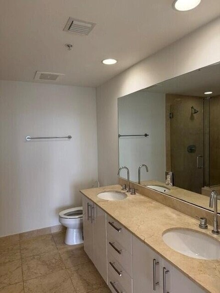 Building Photo - 550 Okeechobee Blvd