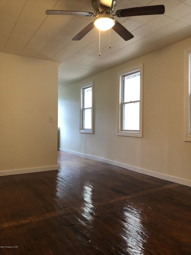 Building Photo - 257 Kidder St