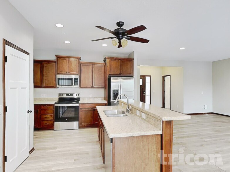 Building Photo - 21444 Hytrail Cir