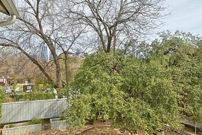 Building Photo - 1301 S 1st St