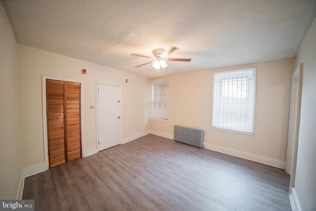Building Photo - 527 Fairmount Ave