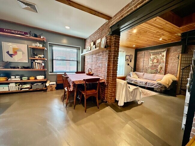 Building Photo - 90 Wareham St