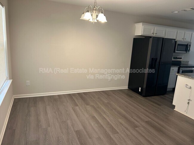 Building Photo - 156 Meadowbrooke Dr