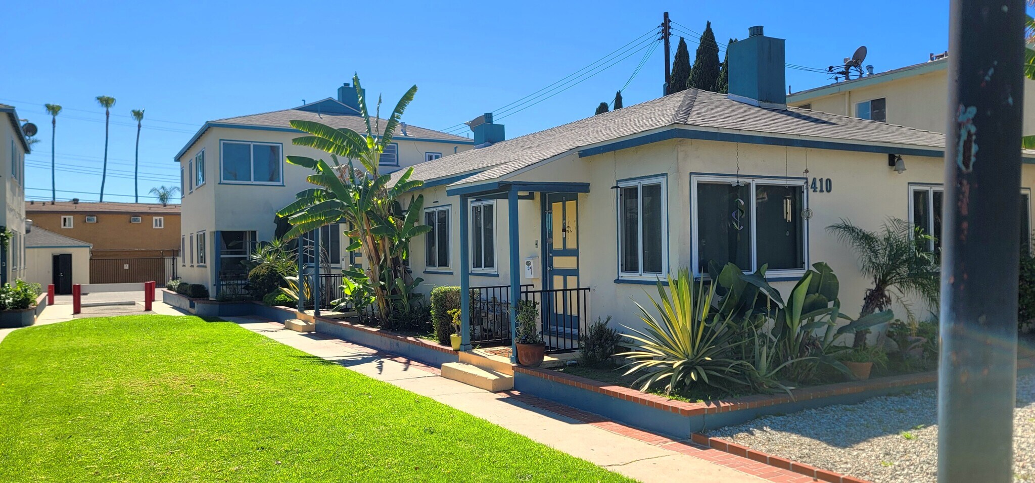 410 #4 Exterior 1 A - 410 E 99th St