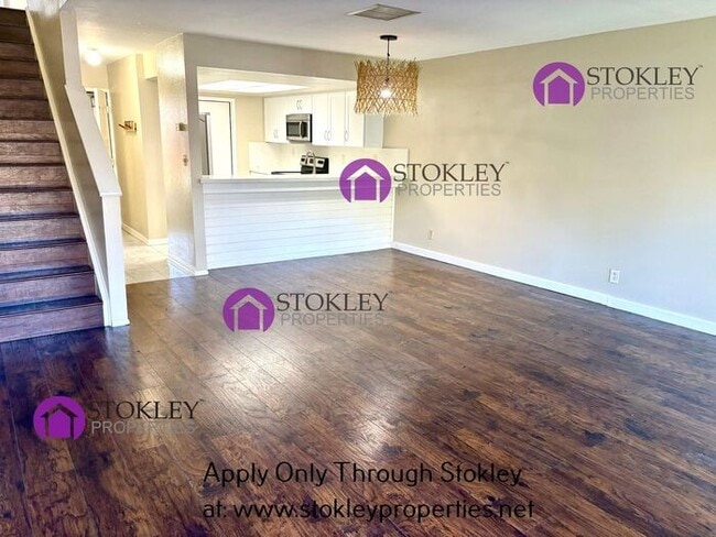 Building Photo - 27 Oak Brook Pl