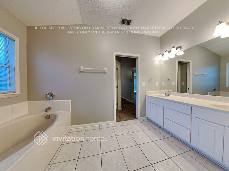 Building Photo - 12358 Bucks Harbor Dr S