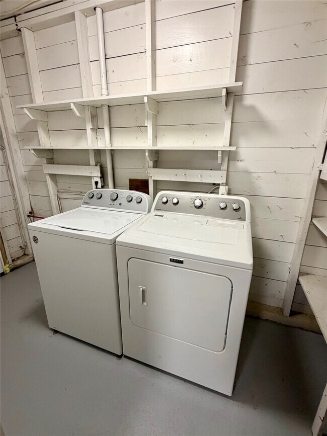 Building Photo - 6520 Weslayan St