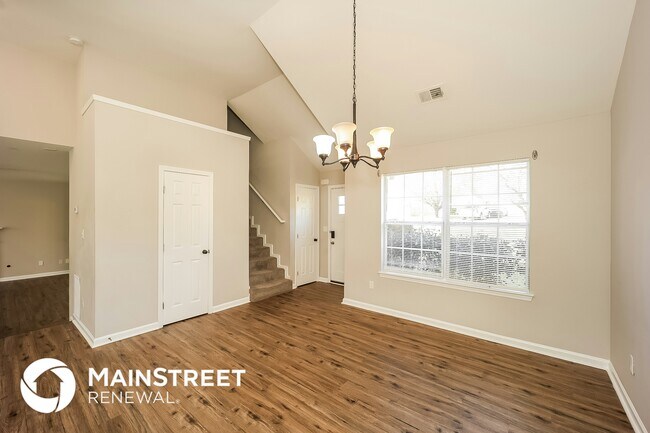 Building Photo - 220 Cinnamon Oak Cir