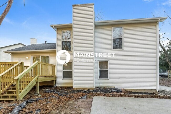 Building Photo - 4 Bedroom Pet-Friendly Home in Antioch, TN with Main Street Renewal