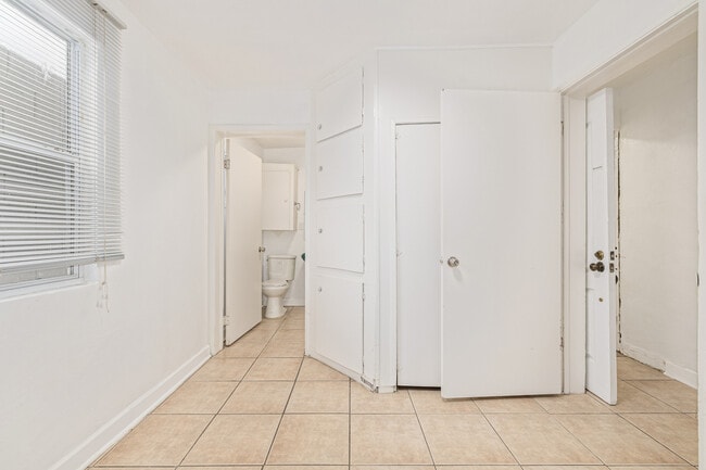 Building Photo - 4516 N 8th Pl