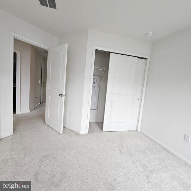 Building Photo - 76 Kramer Ct