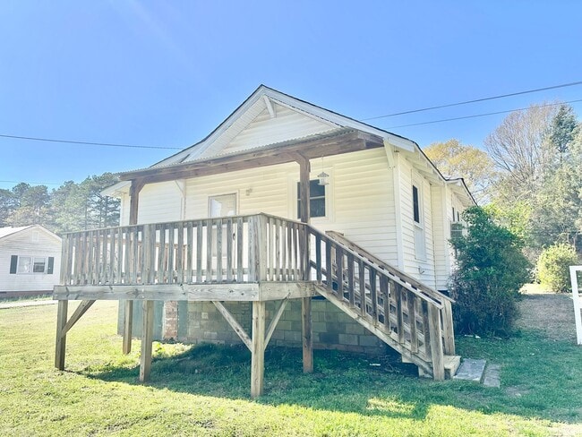 Building Photo - 1362 Banks Rd