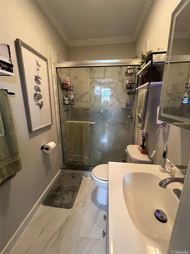 Building Photo - 16 Benjamin St