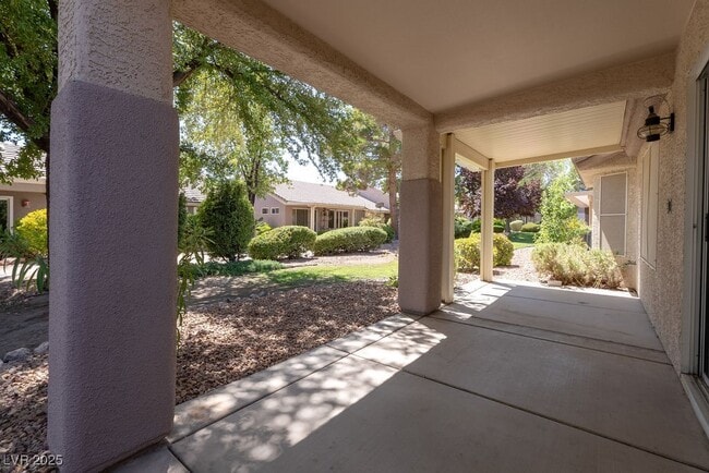 Building Photo - 2079 Poppywood Ave