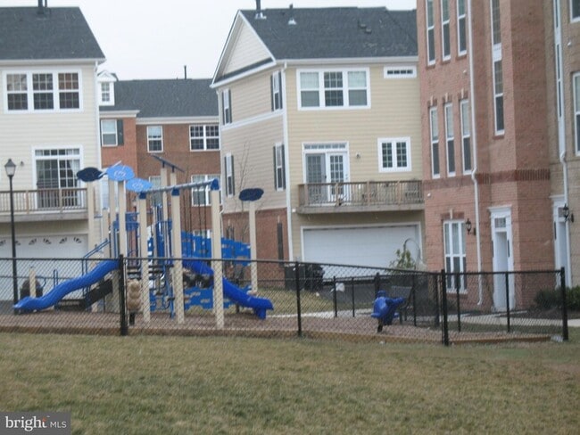 Building Photo - 42784 Lauder Terrace