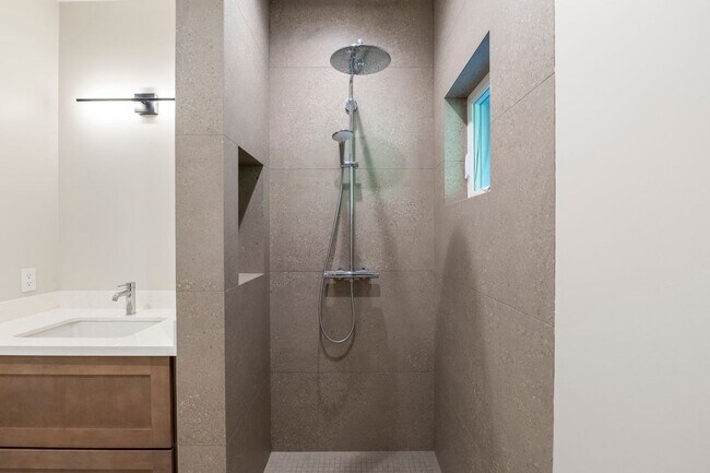 Building Photo - Brand-New 2BR/2BA Home with A/C & Huge Covered Lanai – Wailuku Country Estates